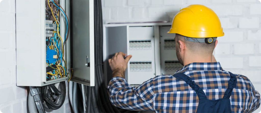 How to hire the right commercial electrician? 