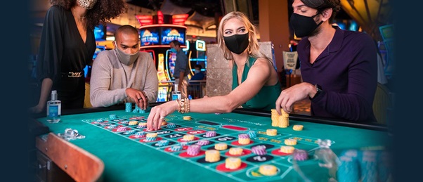 Make use of best and popular games from online casinos