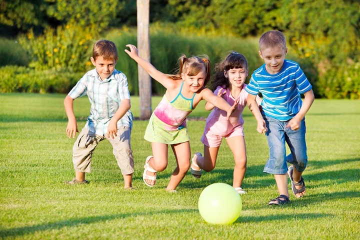 5 Amazing Outdoor Playing Things to Improve Your Children’s Habits